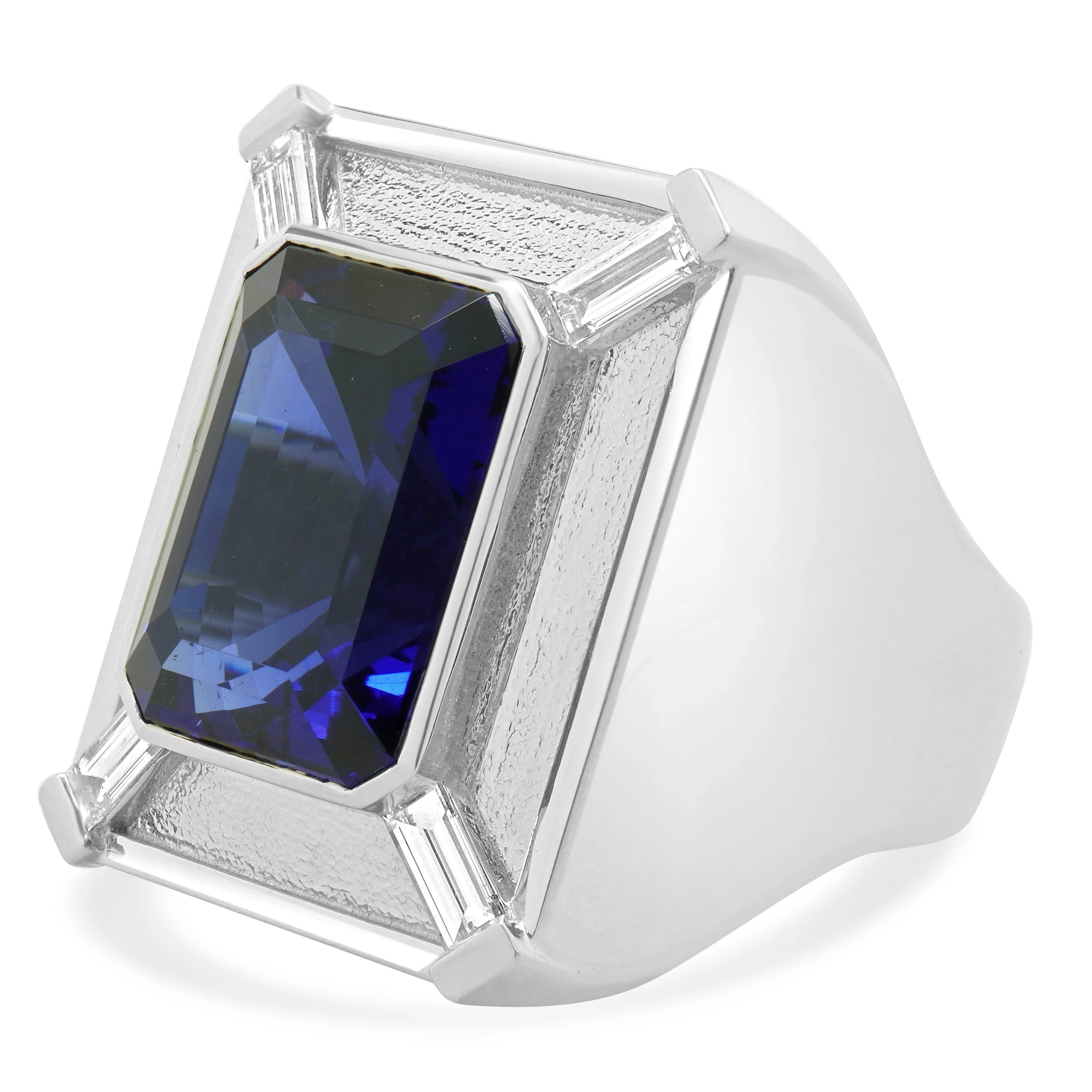 19 Karat White Gold Tanzanite and Diamond Ring - Image 2