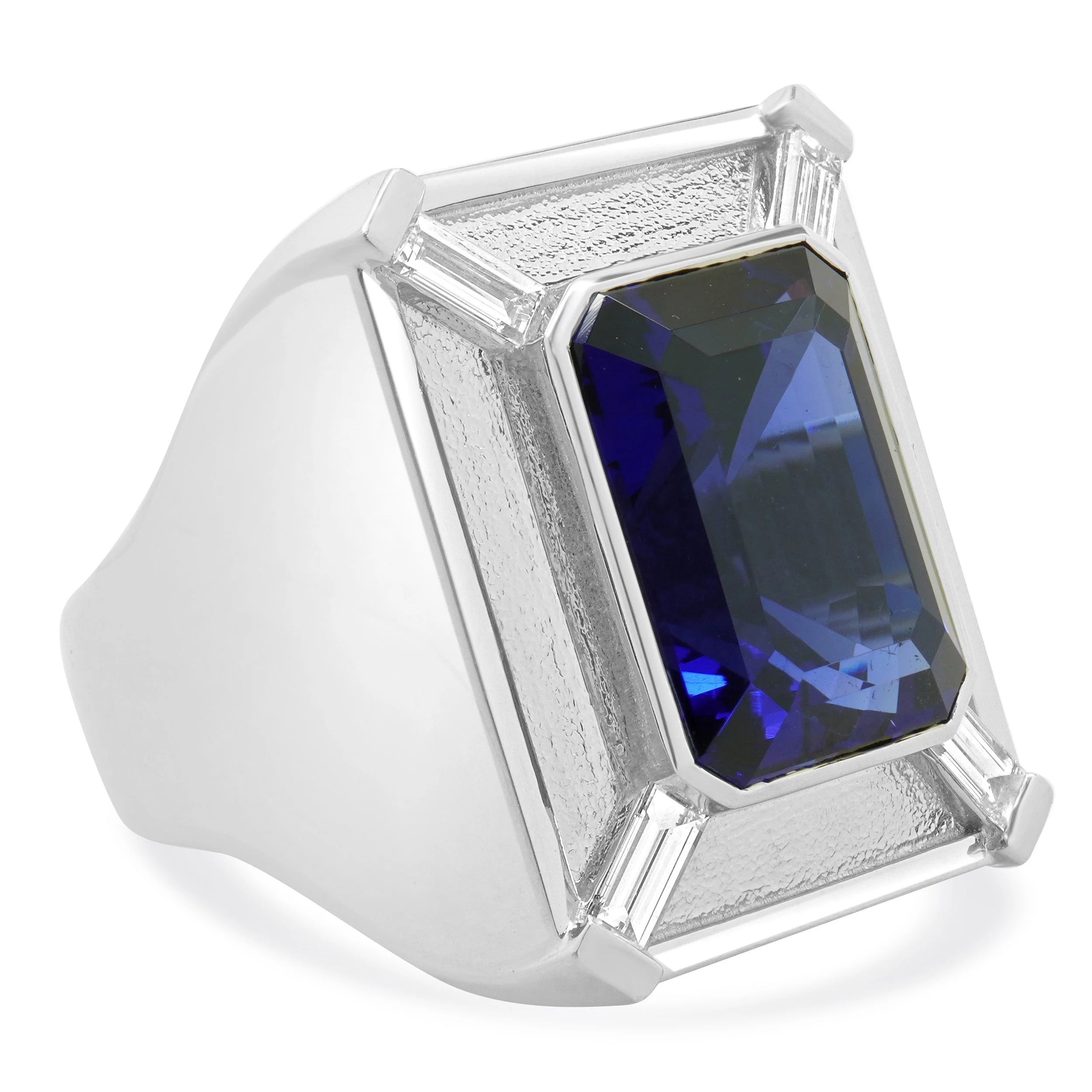 19 Karat White Gold Tanzanite and Diamond Ring - Image 4
