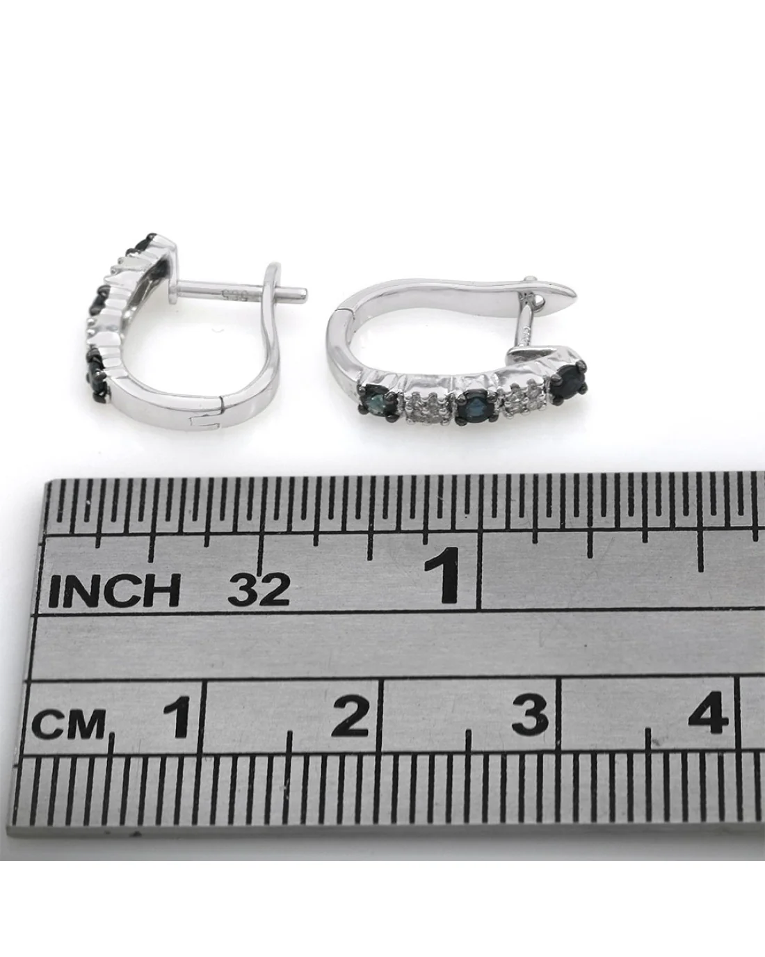 Alternating sapphire and diamond curved earrings - Image 3