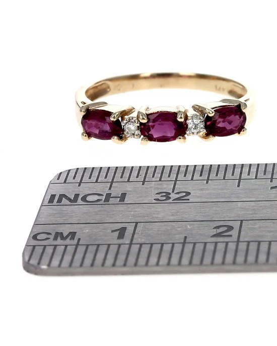 Alternating Sapphire and Diamond Ring in Yellow Gold - Image 3