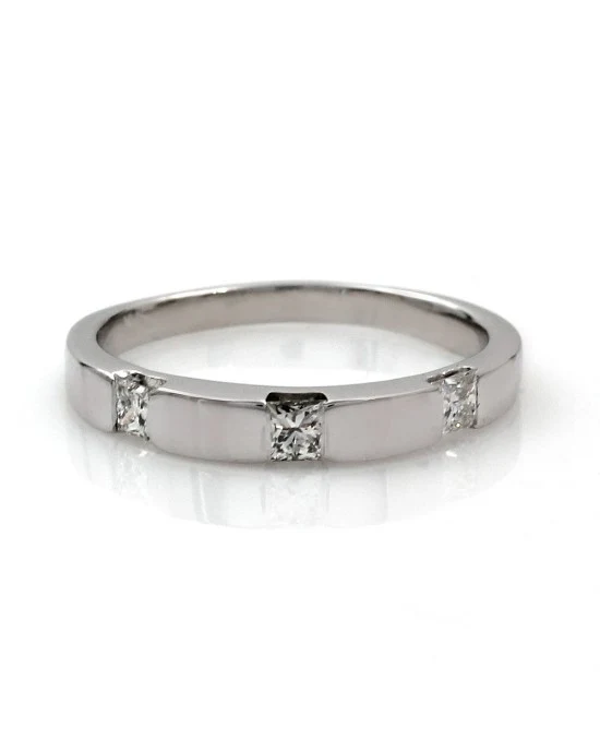 Band with Three Princess Cut Diamonds in White Gold - Image 2