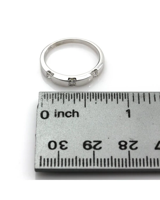 Band with Three Princess Cut Diamonds in White Gold - Image 3