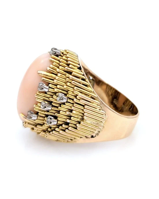 Coral Cabochon and Diamond Tapered Ring - Image 3