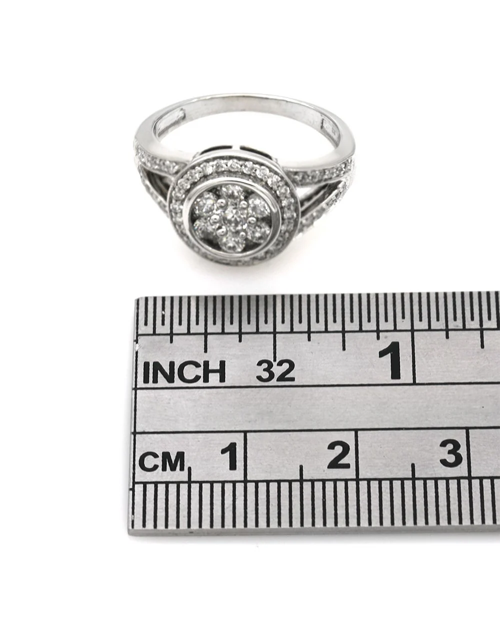 Diamond Cluster Halo Split Shank Ring in White Gold - Image 3