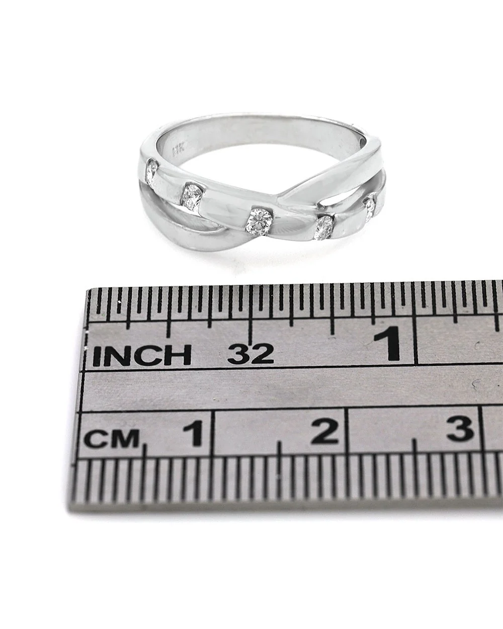 Diamond Crossover Ring in White Gold - Image 3