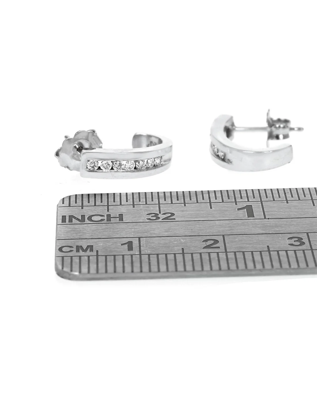 Diamond Curved Earrings in White Gold - Image 3