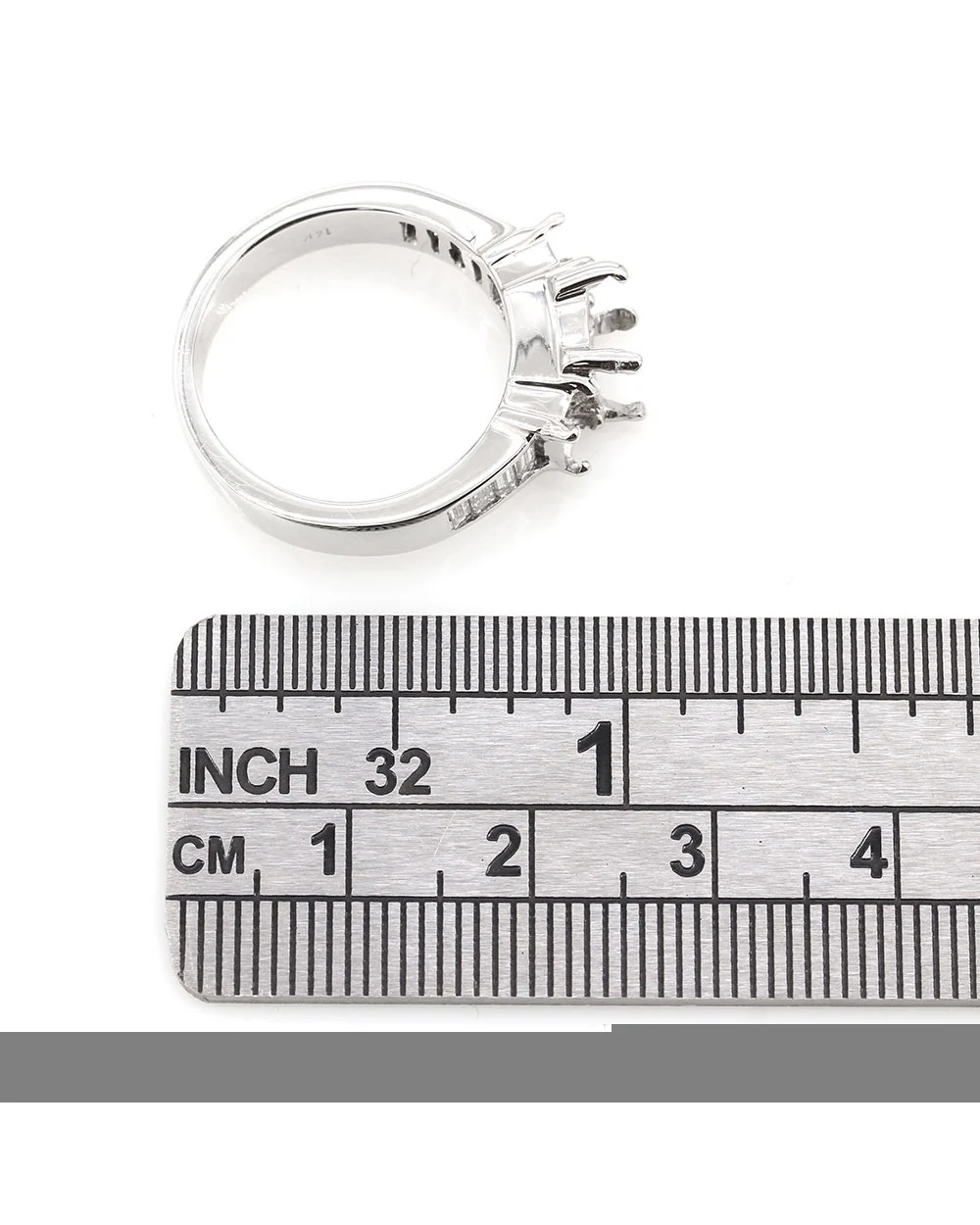 Diamond Engagement Ring Mounting in Gold - Image 3