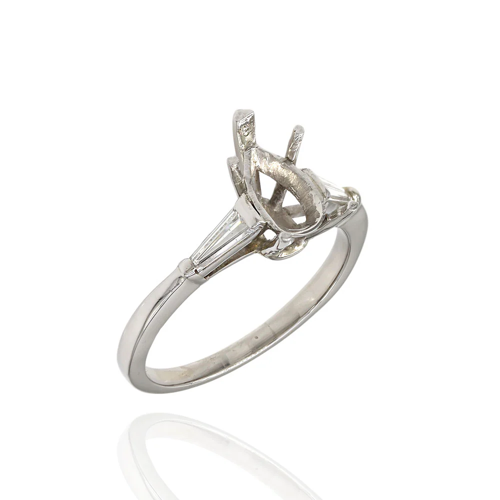 Diamond Engagement Ring Mounting in Platinum