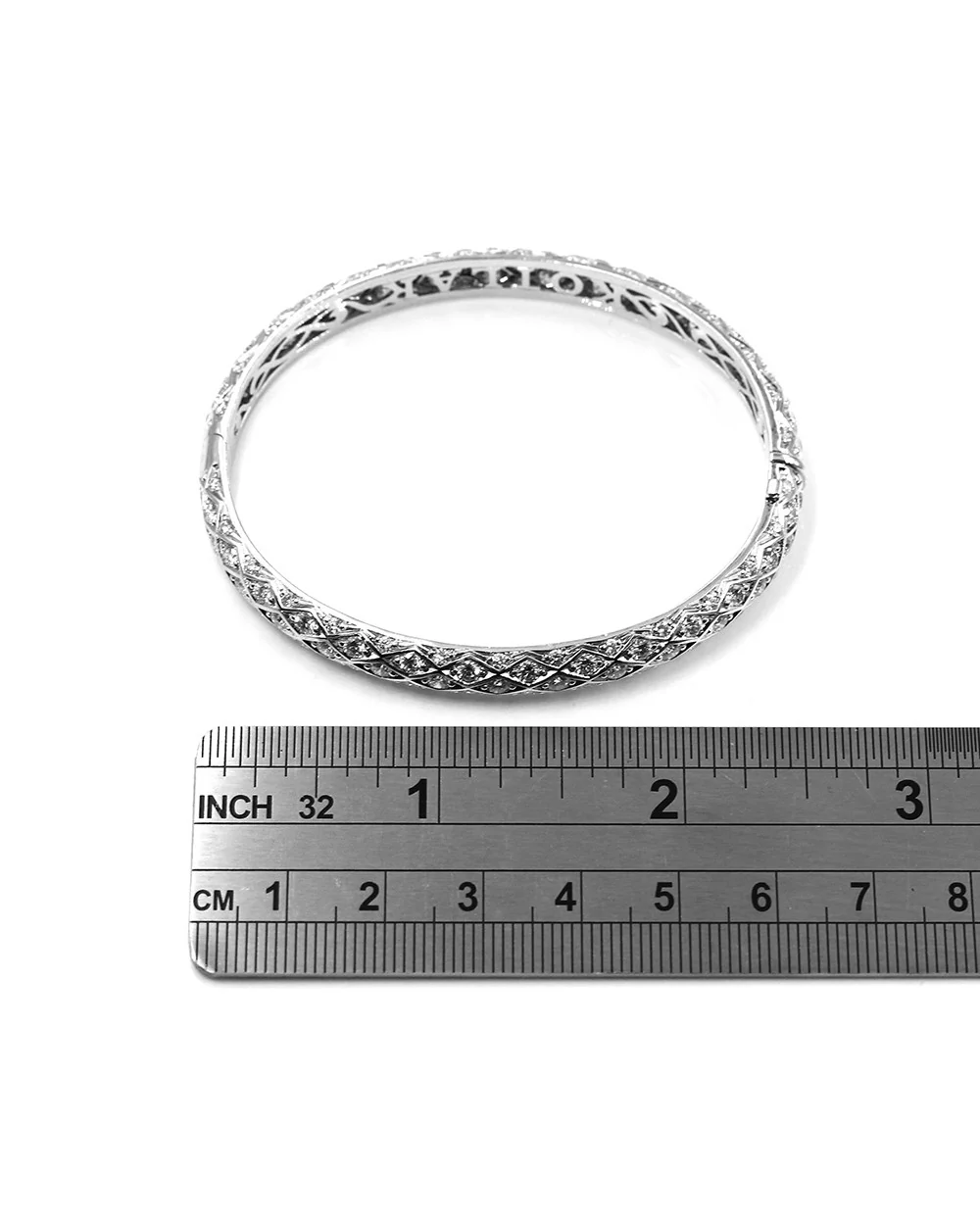Diamond Harlequin Bangle Bracelet in Gold - Image 4