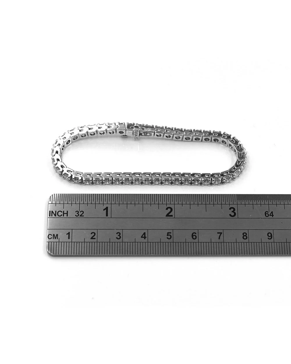 Diamond Line Bracelet in Gold - Image 3