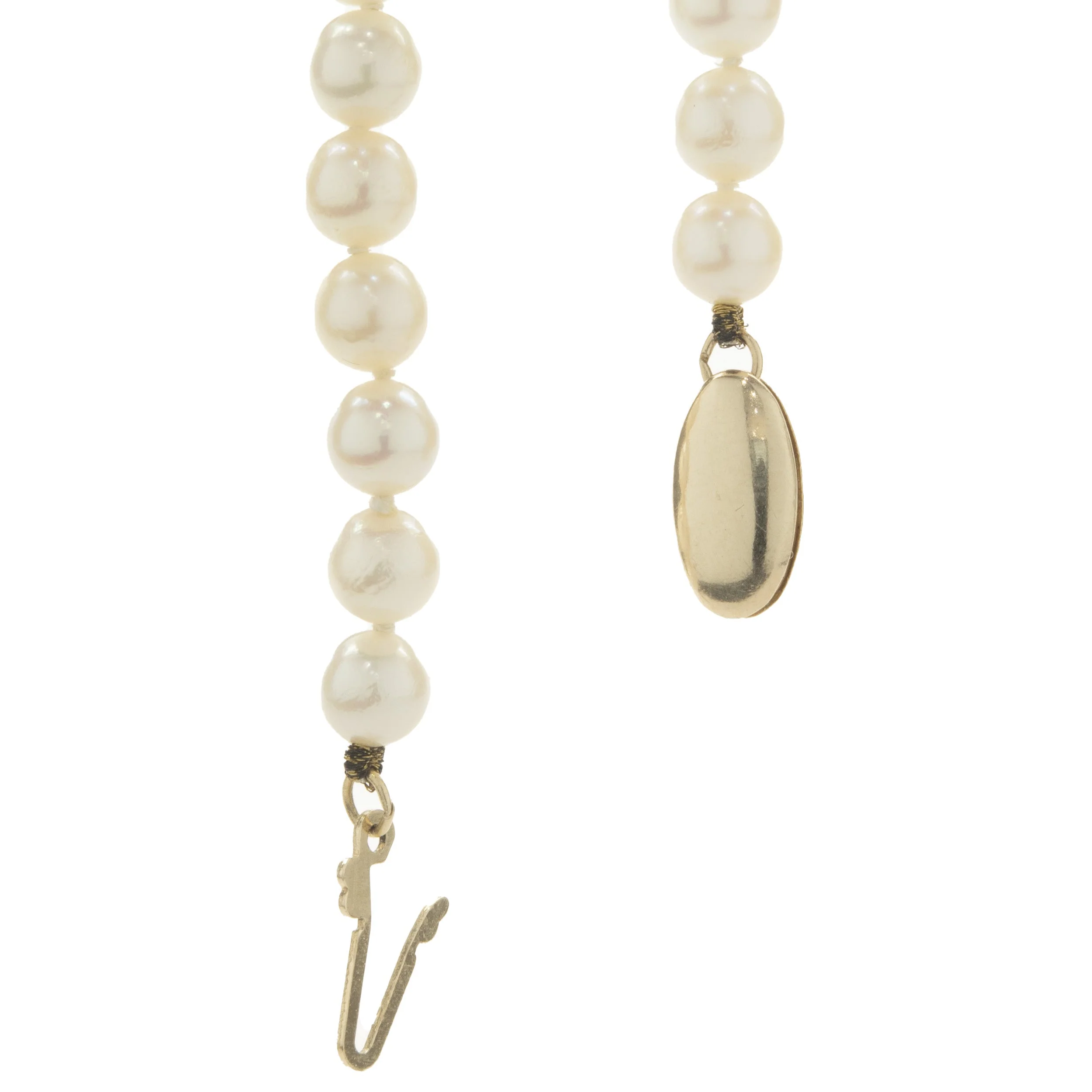 Freshwater Pearl Necklace with 14 Karat Yellow Gold Clasp - Image 3