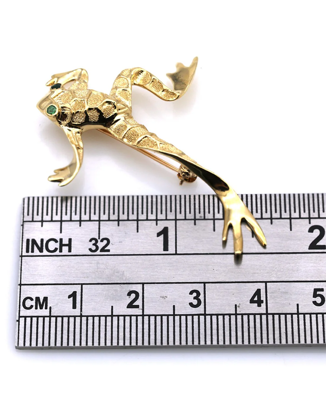 Frog Brooch with Emerald Eyes in Yellow Gold - Image 3