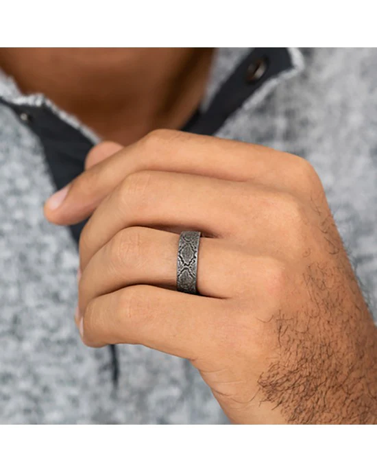 Gentlemen's Snakeskin Pattern Comfort Fit Band in Grey Tantalum - Image 4