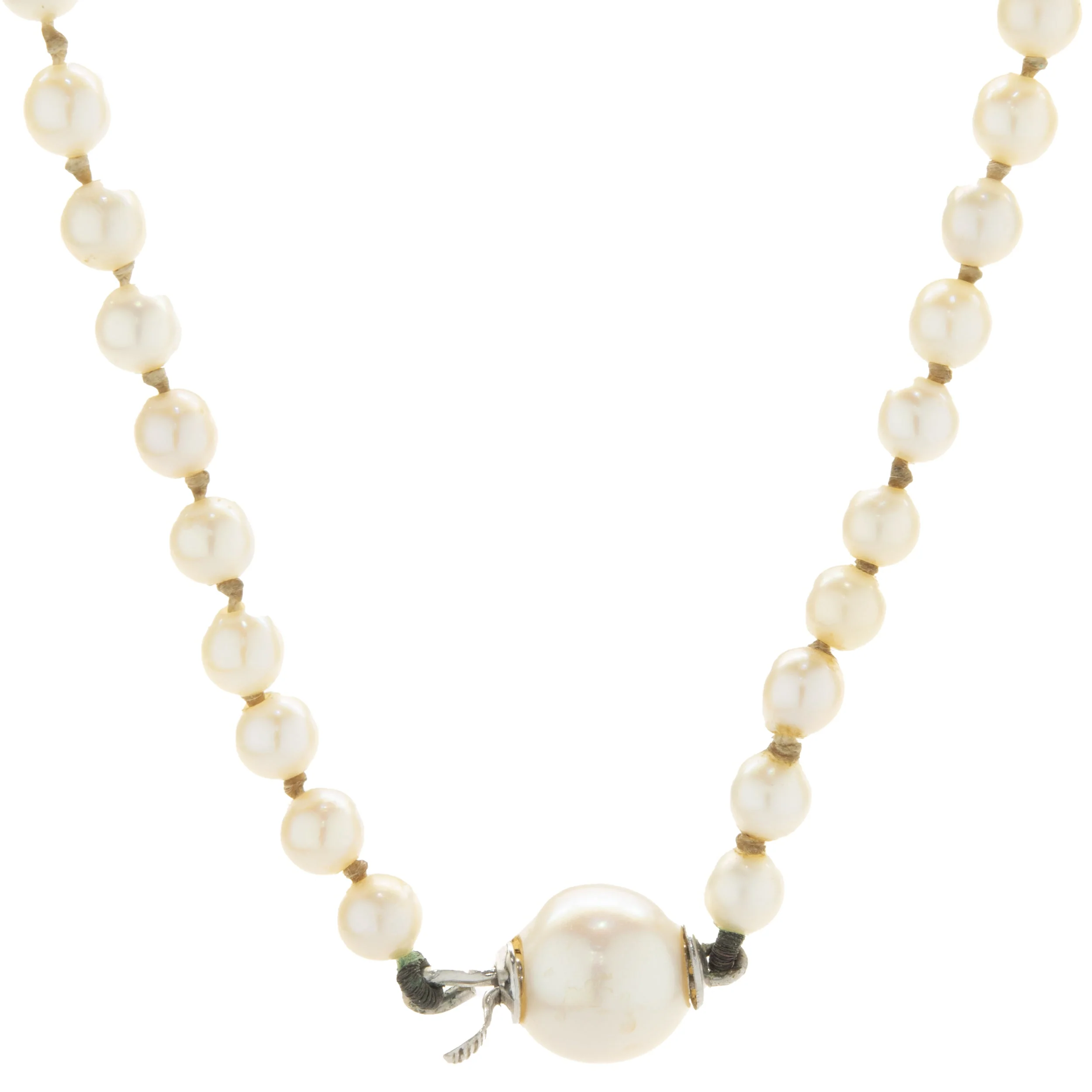 Graduated Pearl Necklace with 14 Karat White Gold Clasp - Image 3