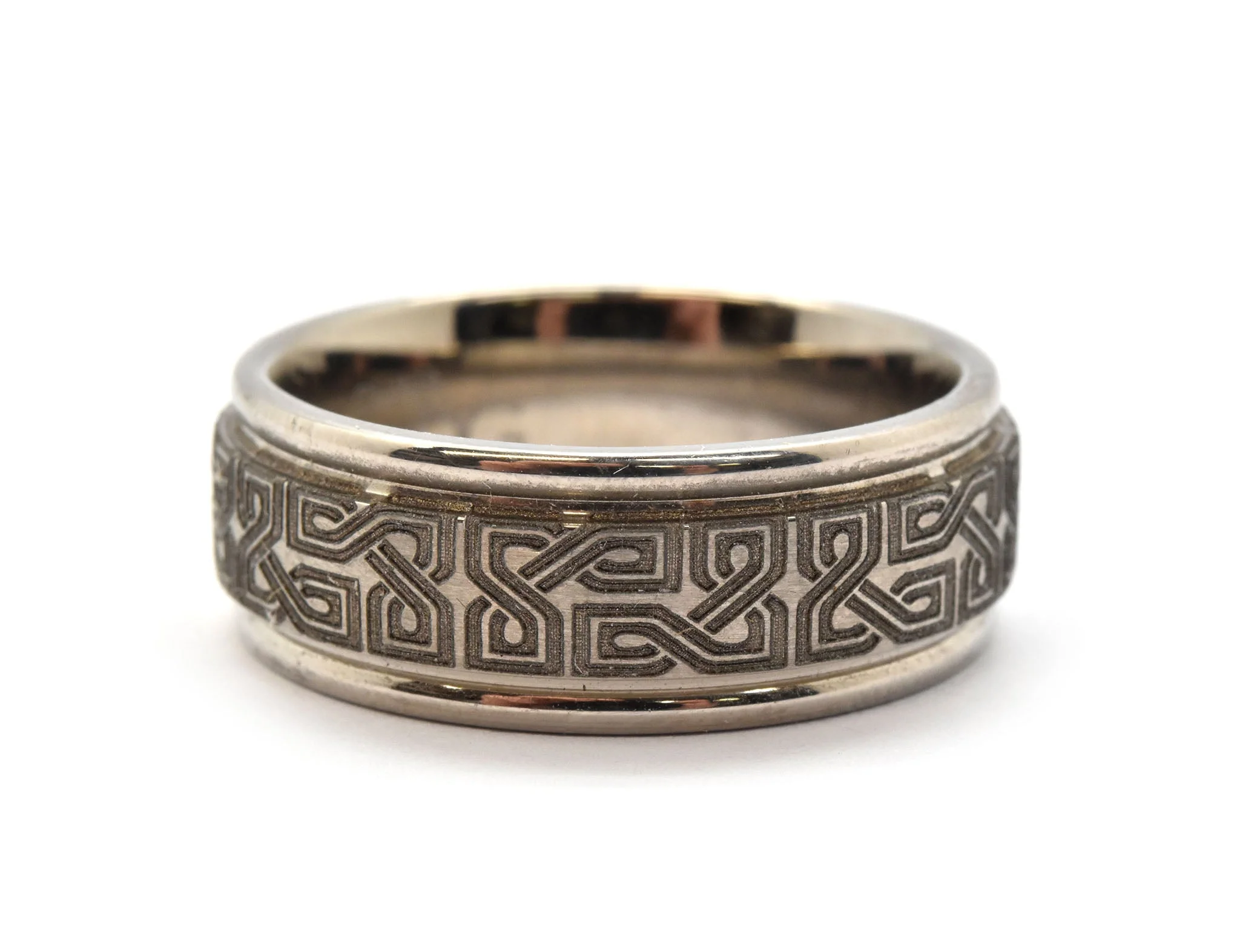 Mens 8mm Titanium with Laser Design Wedding Band Ring Size 9.5 - Image 2