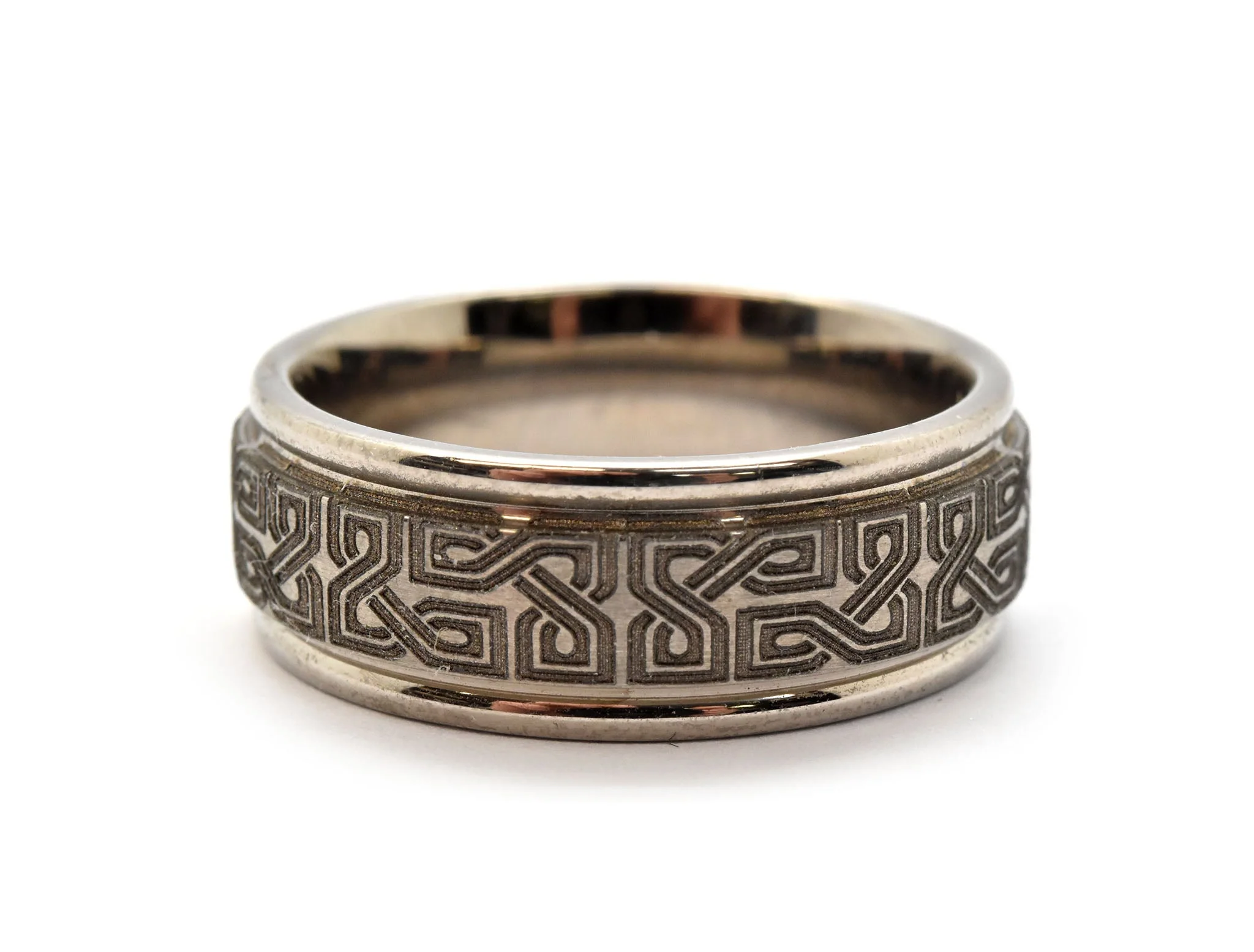 Mens 8mm Titanium with Laser Design Wedding Band Ring Size 9.5 - Image 3