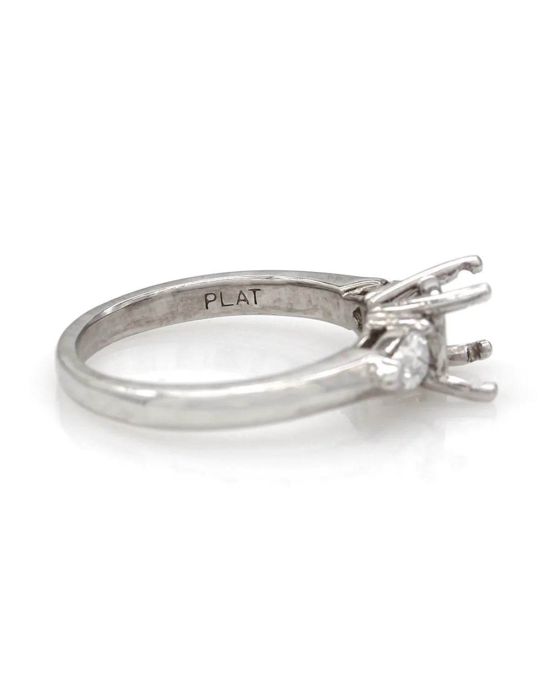 Pear Shape Three Stone Diamond Mounting in Platinum - Image 3