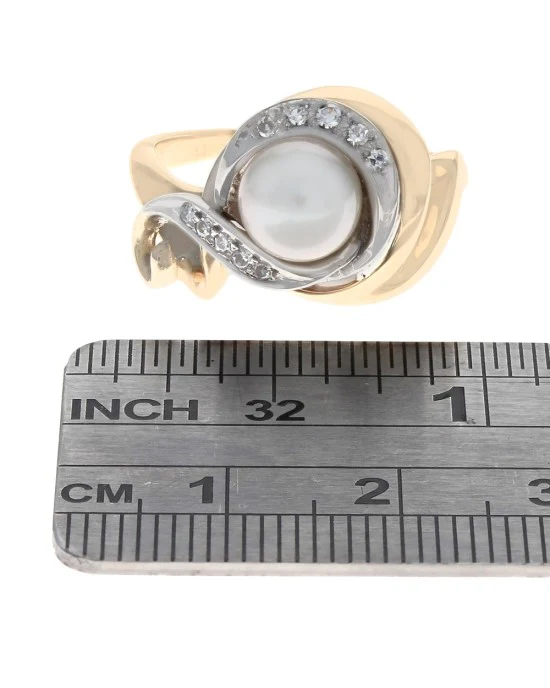 Pearl and Diamond Crossover Ring in White and Yellow Gold - Image 3
