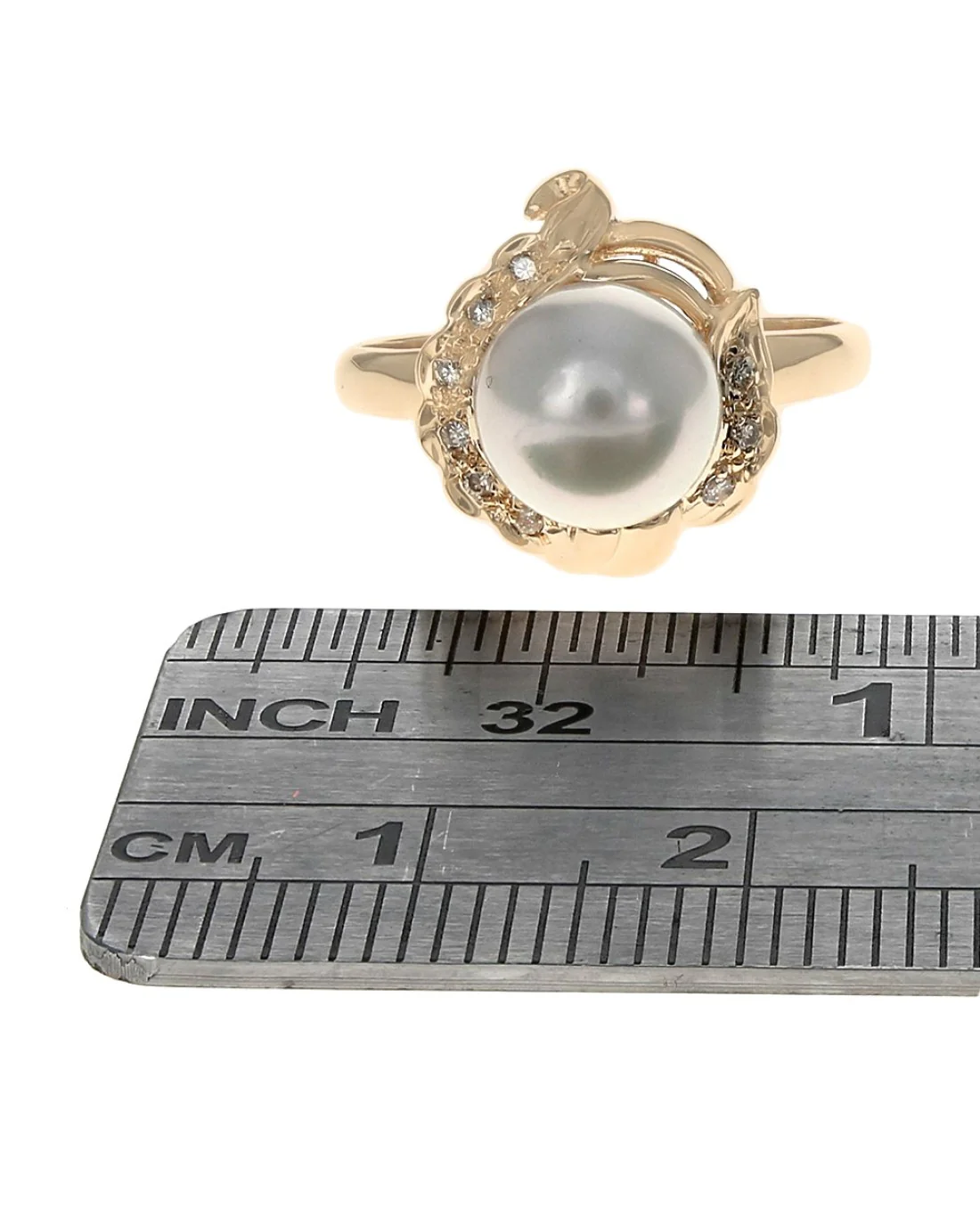 Pearl and Diamond Scallop Edge Ring in Yellow Gold - Image 3