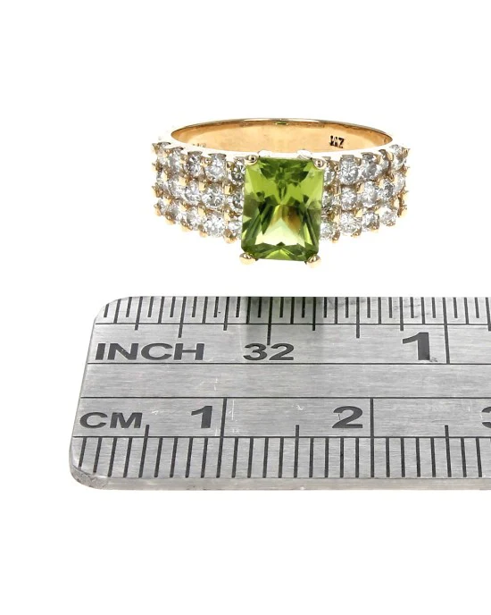 Peridot and 3 Row Diamond Shoulder Ring in Yellow Gold - Image 3