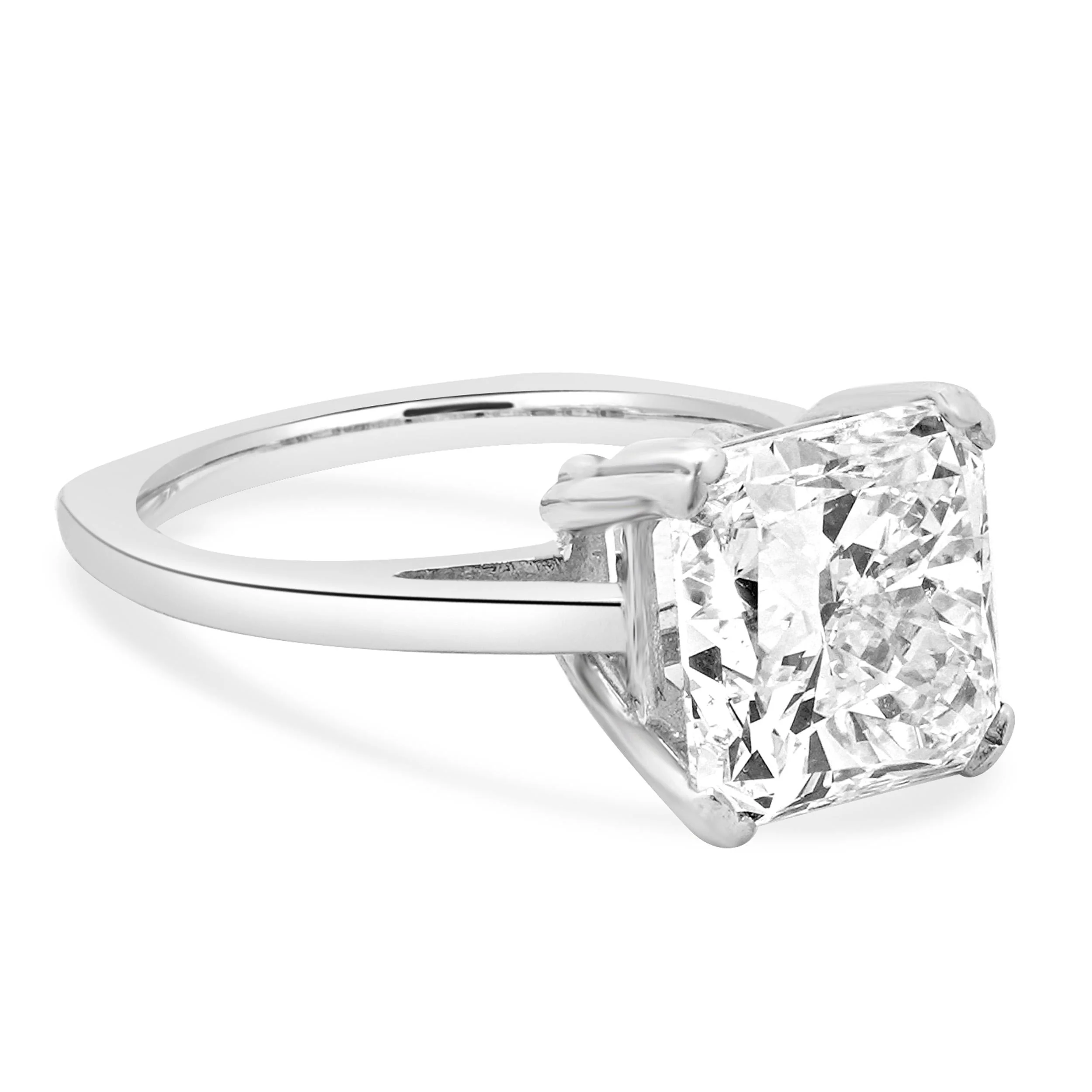 Platinum Radiant Cut Diamond Engagement Ring - Image 3