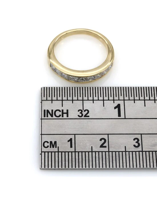 Princess Cut Diamond Band Ring in Yellow Gold. - Image 3