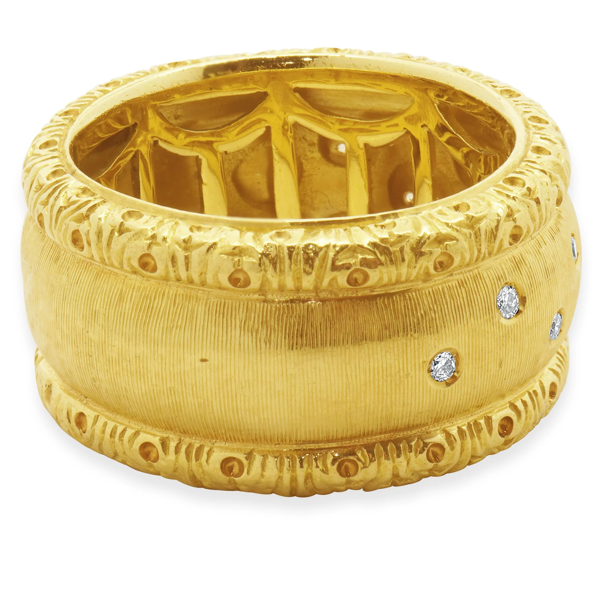 Roberto Coin 18 Karat Yellow Gold Sprinkled Diamond Band - Image 2