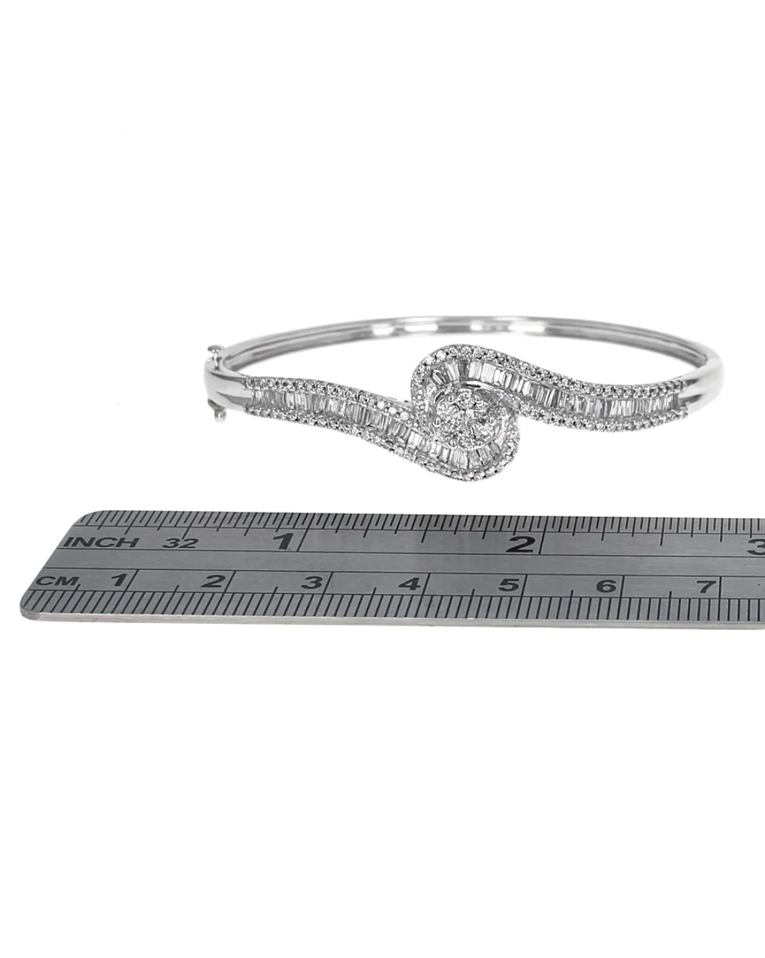 Round and Baguette Diamonnd Bypass Bamgle - Image 3