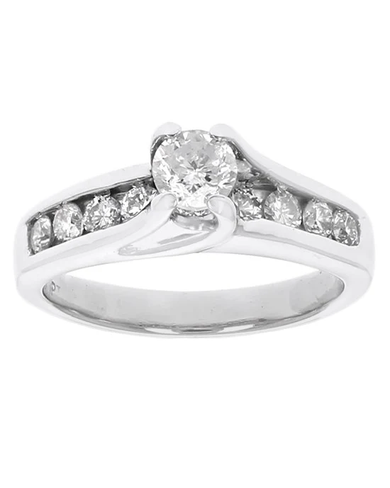 Round Brilliant Cut Diamond Engagement Ring in Platinum - Image 2