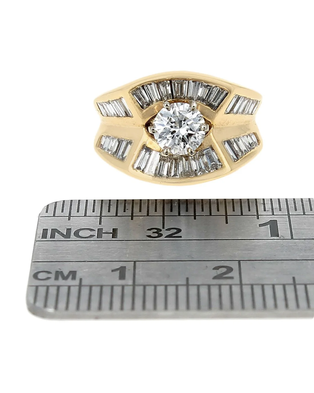 Round Brilliant Cut Diamond Solitaire Baguette Diamond Ring - Image 3