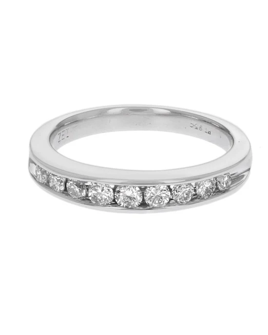 Round Brilliant Cut Diamond Tapered Band in Platinum - Image 2