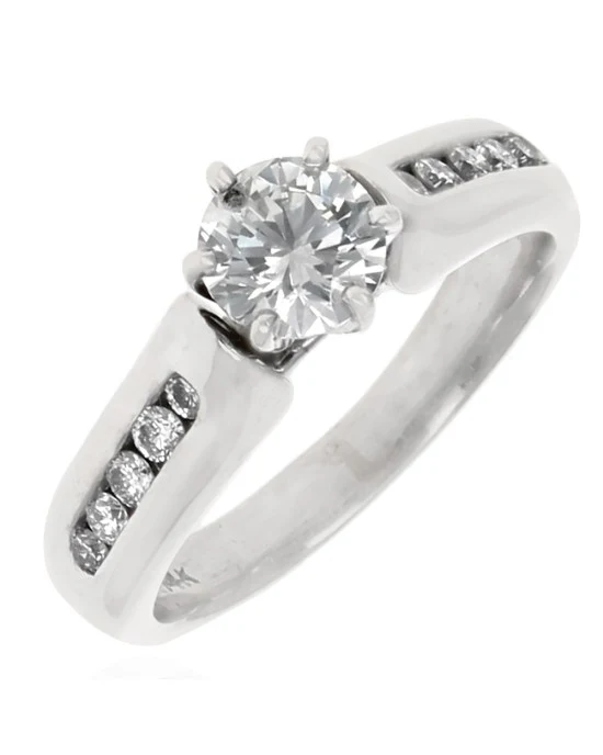 Round Diamond Engagement Ring in White Gold