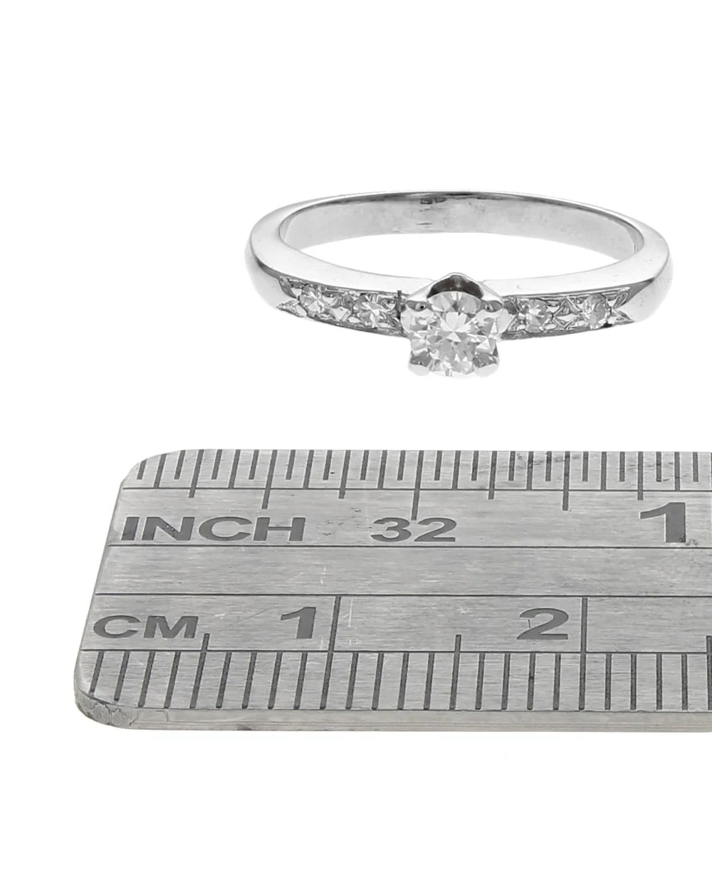Round Diamond Engagement Ring in White Gold - Image 3
