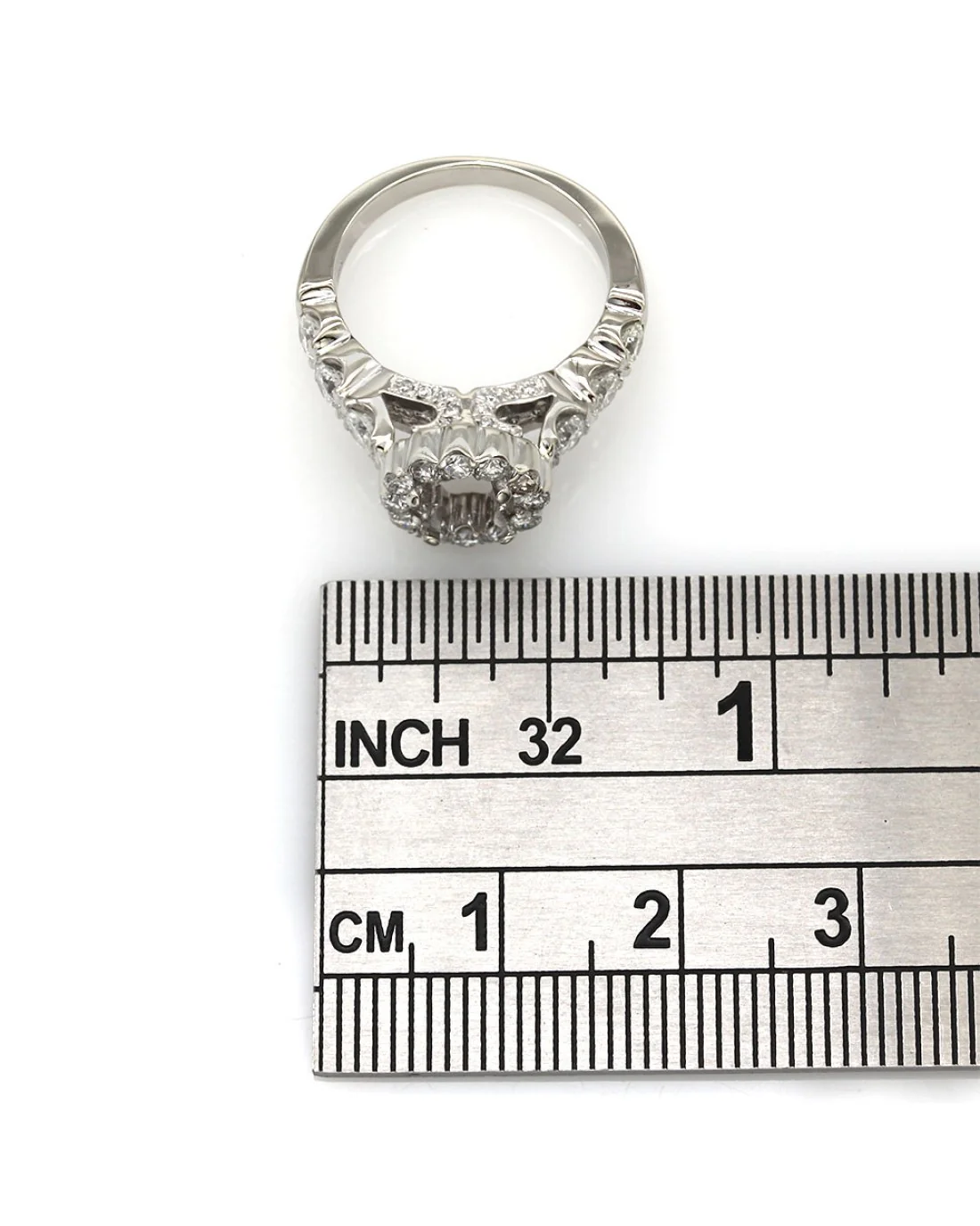 Round Diamond Halo Mounting in Gold - Image 3