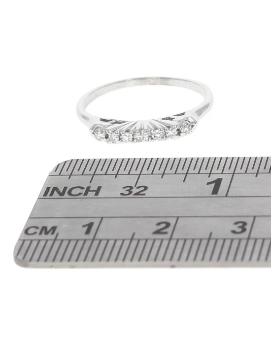 Round Diamond Ring in Gold - Image 3