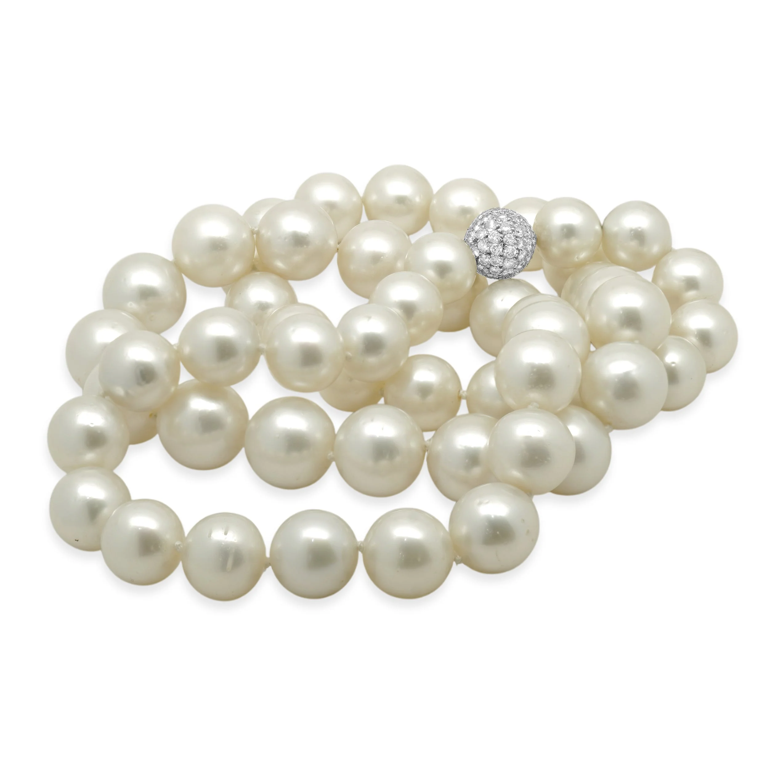 South Sea Pearl Strand with 18 Karat White Gold Diamond Ball Closure - Image 4