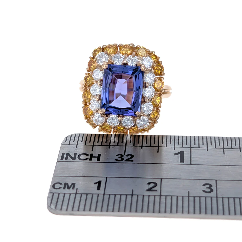 Tanzanite and Diamond Ring in 18K Yellow Gold - Image 3